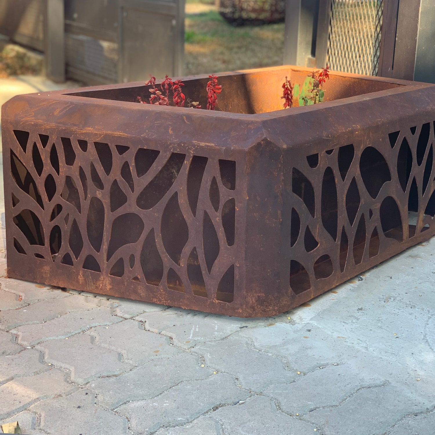 maceta de acero corten
