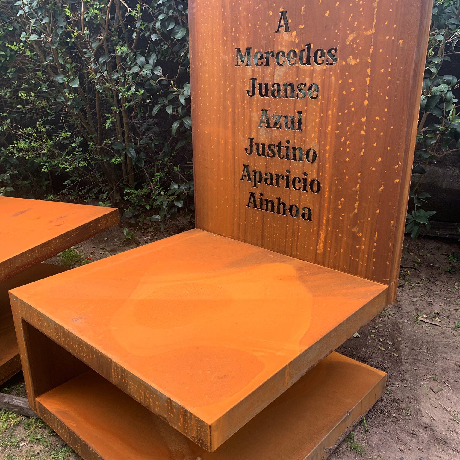 escultura acero corten