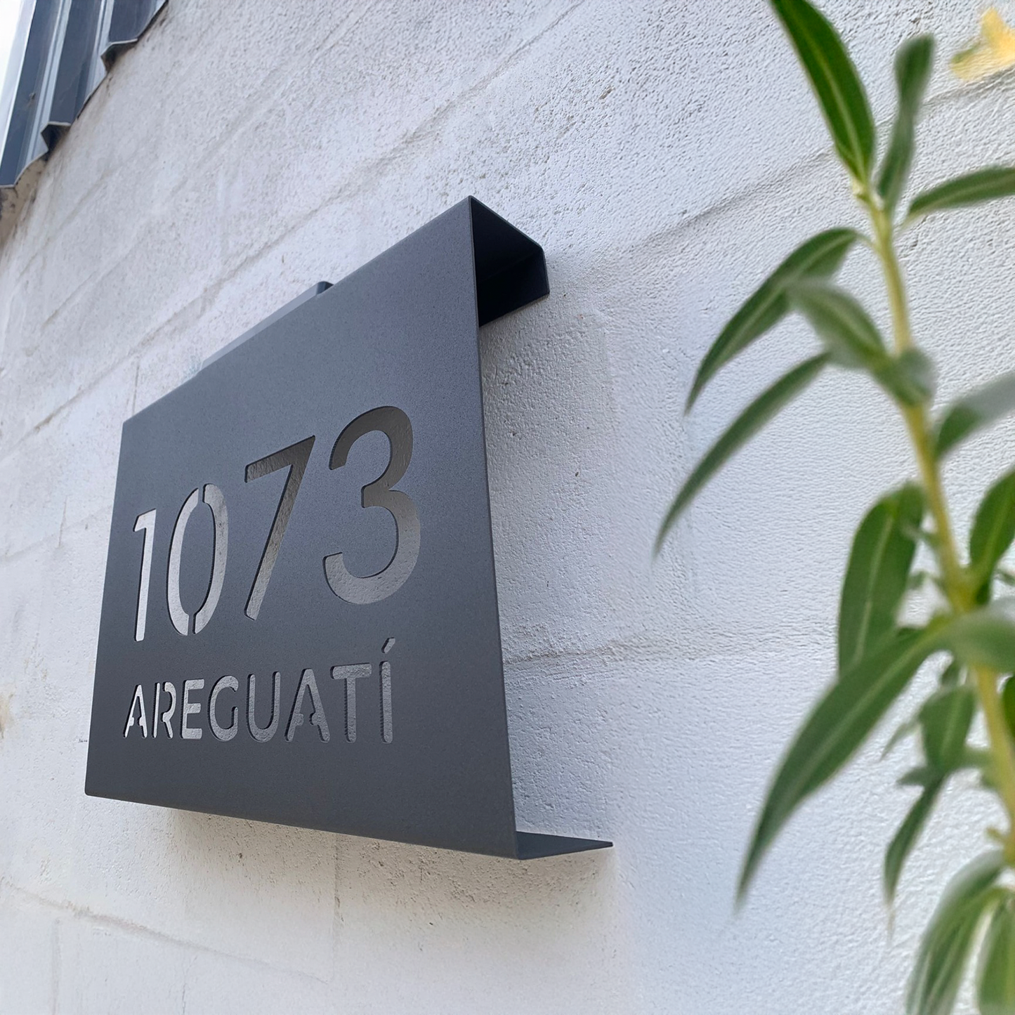 Placa Solar para Puerta - en hierro grafito o acero corten