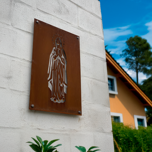 Virgen de Lourdes Estilo Clásico en Acero Corten