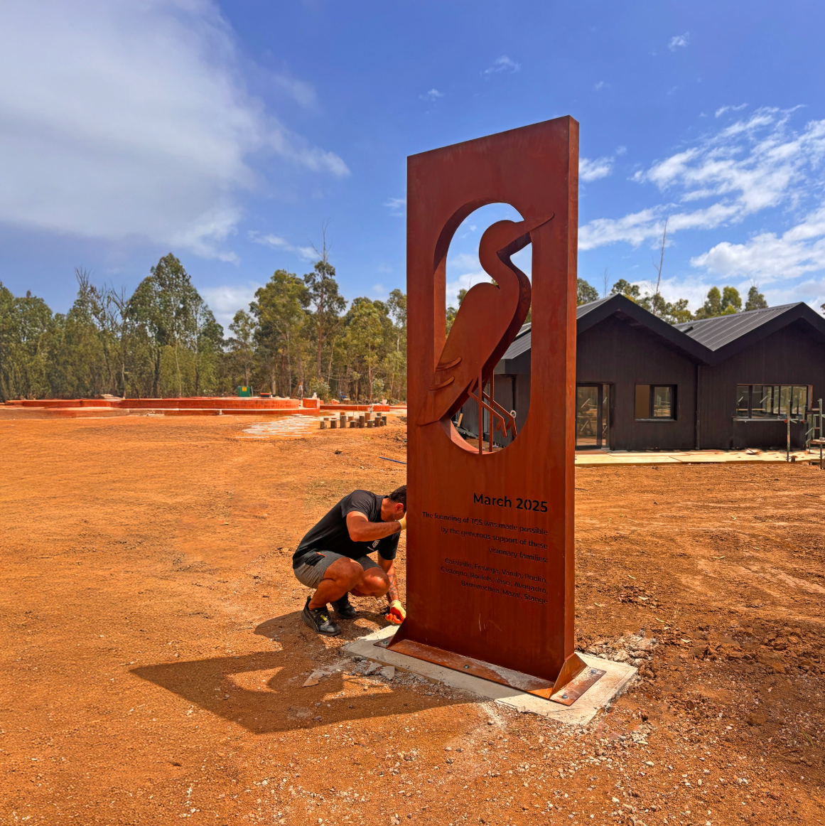 tótem de acero corten